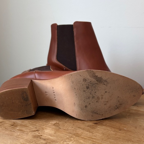 Nisolo Tan Leather Chelsea Boots - Picture 2 of 5
